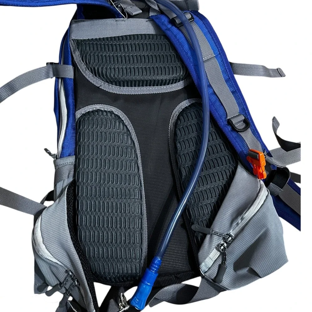 Teton Sports Oasis 1200 Hydration Backpack Blue Gray Pack with‎ Water Bladder